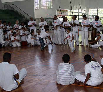 Capoeiristas abrem Mostra dos Núcleos de Cultura