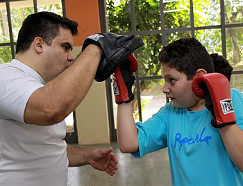 Damas e kickboxing no Esporte Cidadão