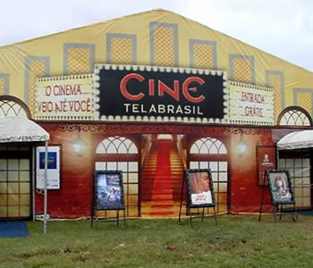 Cinema e exposição gratuitos