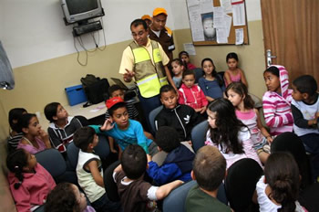 Crianças do Jardim São Luiz recebem palestra sobre educação no trânsito