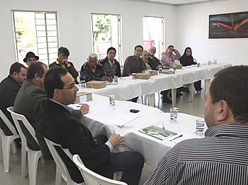 Reunião com comissão pró-universidade