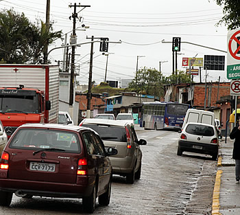 PQ. Industrial tem dois novos semáforos