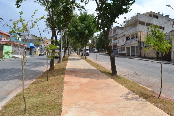 Prefeitura de Embu das Artes entrega rua Jundiaí totalmente revitalizada