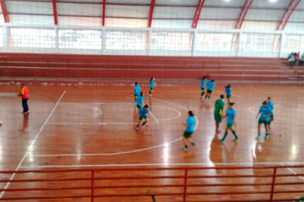 Secretaria de Esportes realiza seletiva de futsal feminino