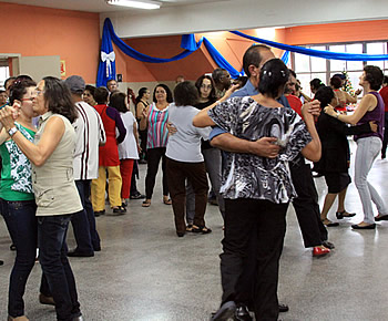 Centro de Referência do Idoso realiza o baile mais animado do ano