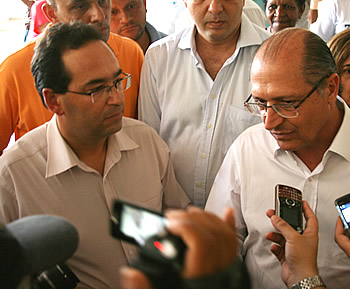 Prefeito e Alckmin vistoriam obras da ETEC