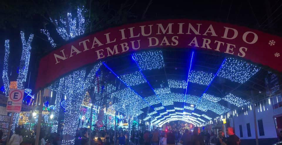 Magia das luzes encantou moradores e turistas na abertura do Natal Iluminado