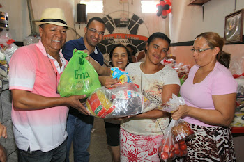 Governo entrega cestas do Natal Sem Fome