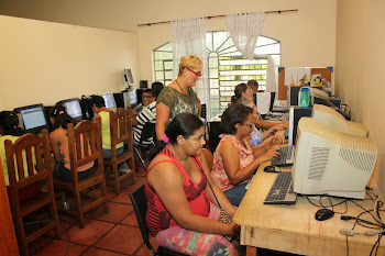 Mais de 300 pessoas aprendem informática nos Telecentros da Prefeitura