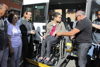 Conquista: atendimento para pessoas com deficiência recebe carros adaptados