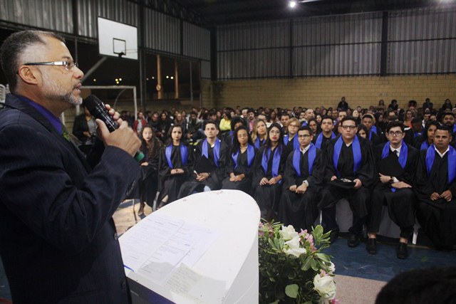 Formatura de 165 estudantes da ETEC de Embu