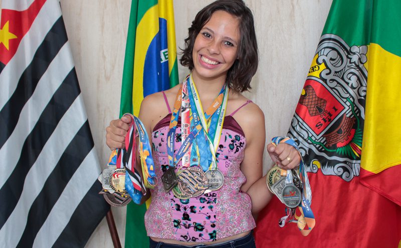 Paranadadora Janaína conquistou 15 medalhas em 2016