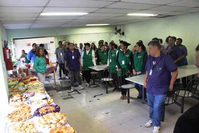 Frente de Trabalho recebe uniformes e crachás de identificação