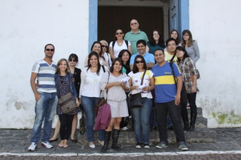 Jornalistas visitam Embu das Artes