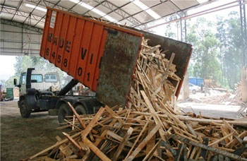 Prefeitura garante solução ecologicamente correta para descartes de madeira