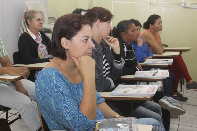 Qualificação profissional destinada aos bolsistas da Frente de Trabalho Estadual