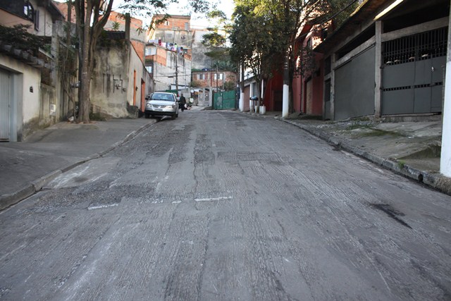 Mobilidade Urbana: Rua no Valo Verde recebe asfalto