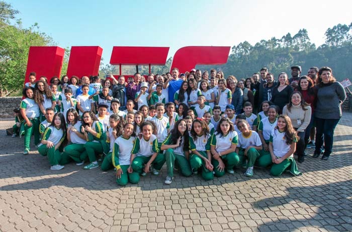UFC inaugura “Tour das Letras” em Embu das Artes com atividade educativa