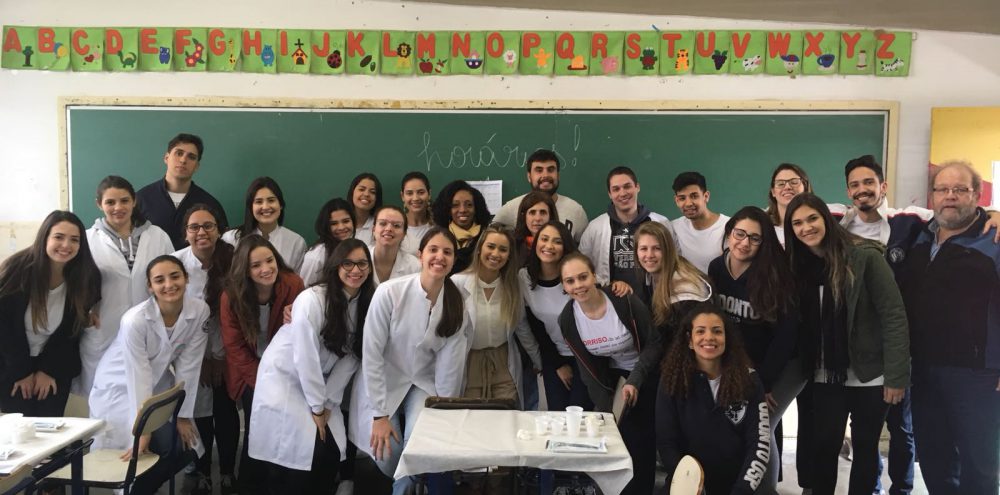 Ação de saúde bucal atende alunos da Escola Julianelli