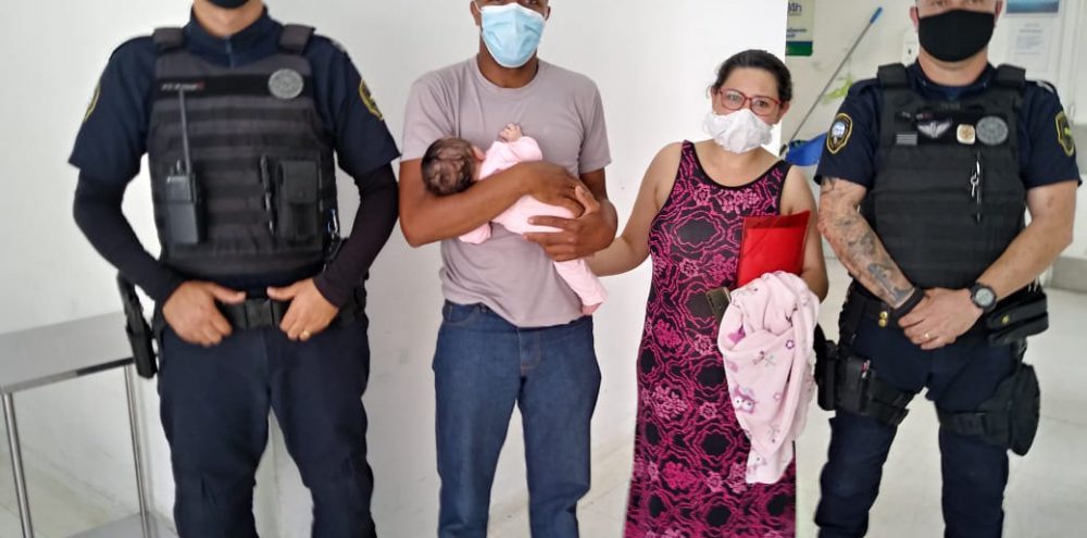 GCM de Embu das Artes realiza salvamento de bebê e encontra criança desaparecida