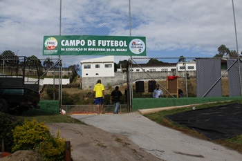 Governo entrega campo do SAMA com vestiários, arquibancadas e alambrados novos