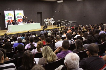 Prefeito torna realidade compromisso com a juventude