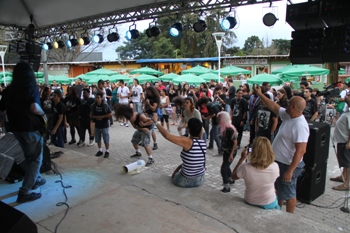 10º Loucos por Vinil traz centenas de visitantes e agita Embu das Artes