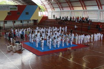 Festival de Taekwondo tem apresentação de alunos do Esporte Cidadão