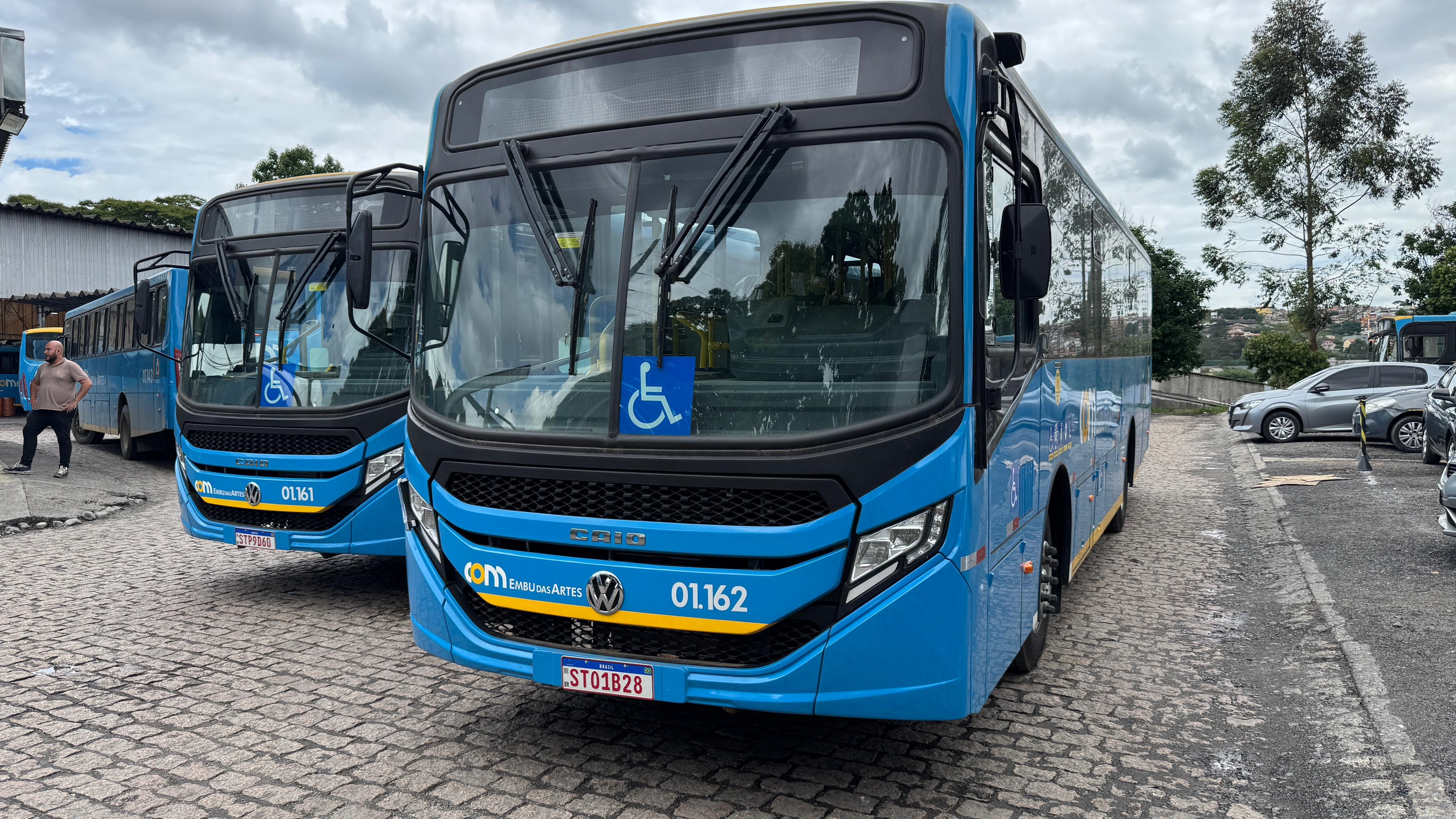 Semob recebe novos ônibus