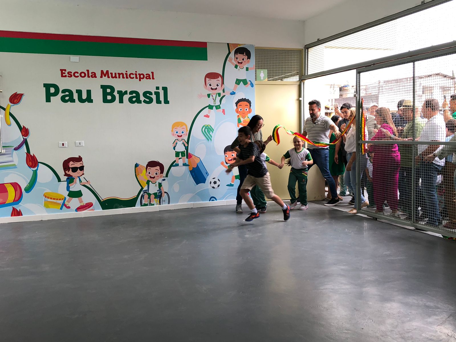 Escola Pau Brasil recebe reforma e é entregue à população